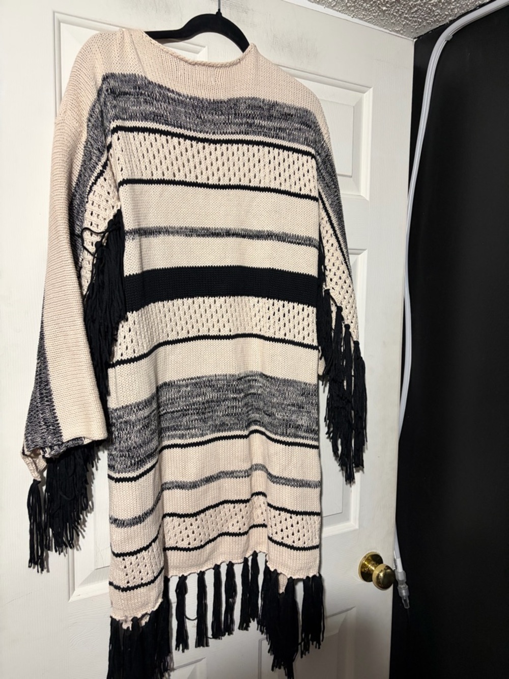 MinkPink fringe cardigan - Picture 3 of 5